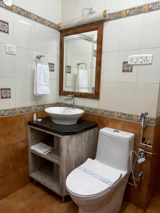 The Edgeworth Bed and Breakfast Shimla Exteriör bild