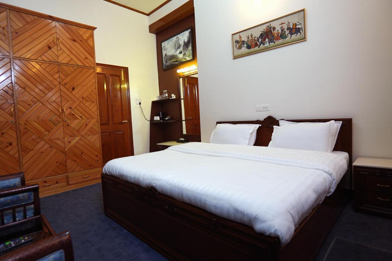 The Edgeworth Bed and Breakfast Shimla Exteriör bild